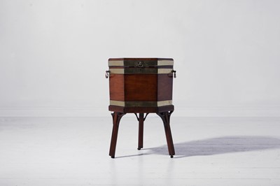 Lot 465 - A George III mahogany cellaret