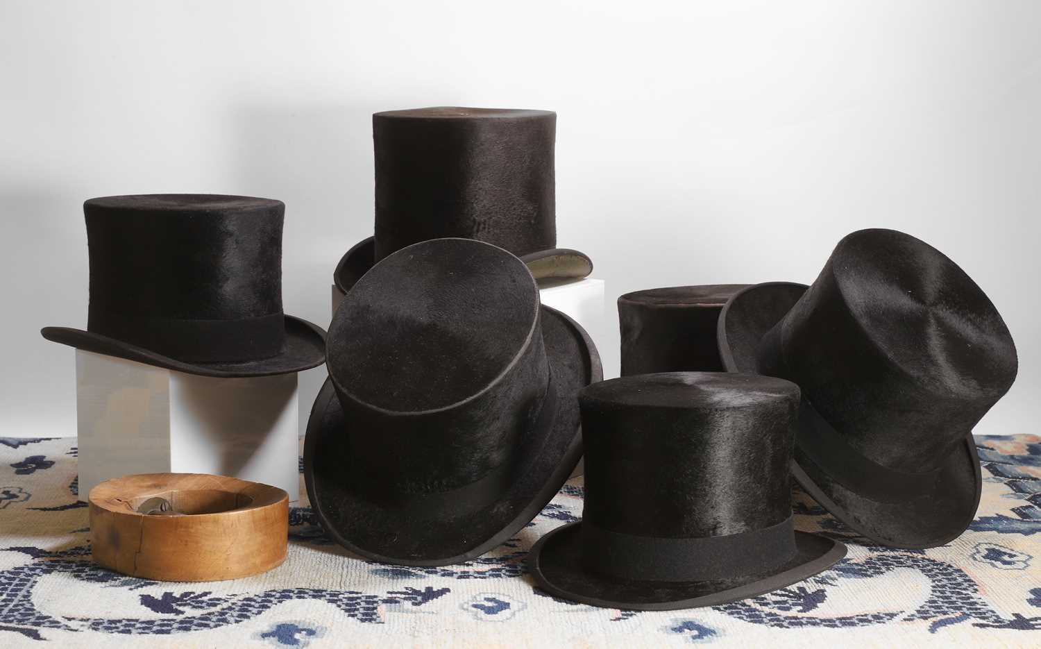 Lot 538 - A group of six top hats