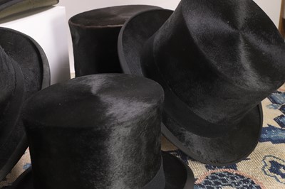 Lot 538 - A group of six top hats