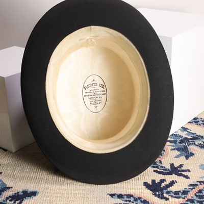 Lot 538 - A group of six top hats