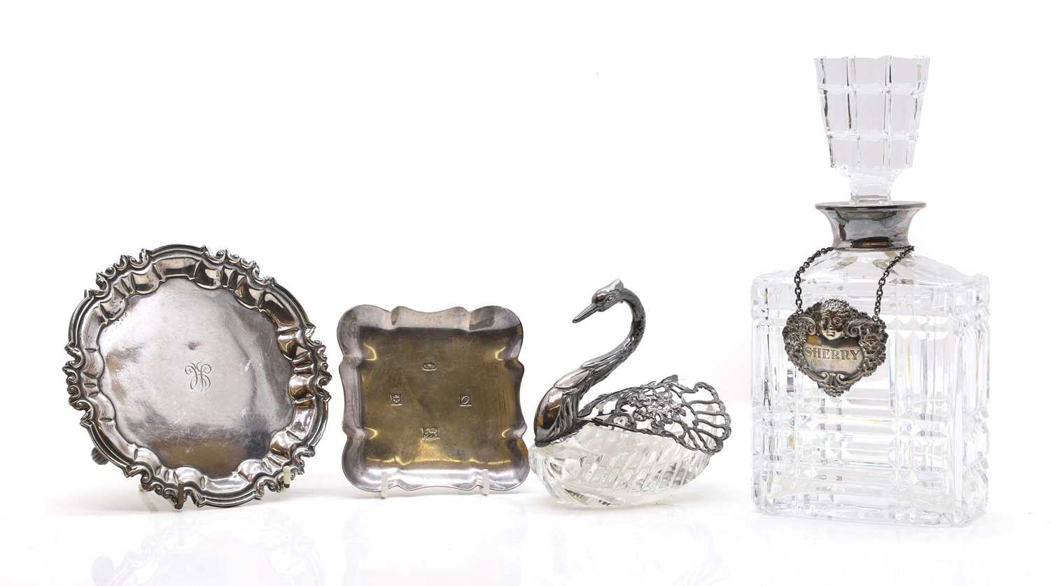 Lot 5 - A collection of silver items