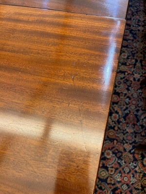 Lot 49 - A Regency mahogany extending dining table