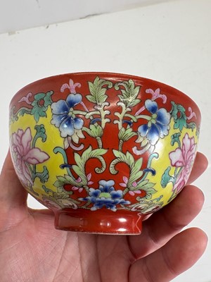 Lot 106 - A Chinese famille rose bowl