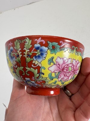 Lot 106 - A Chinese famille rose bowl