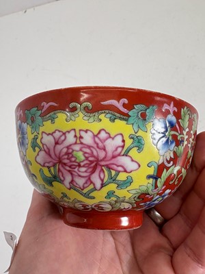 Lot 106 - A Chinese famille rose bowl