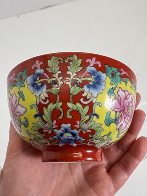 Lot 106 - A Chinese famille rose bowl
