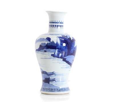 Lot 83 - A Chinese blue and white vase