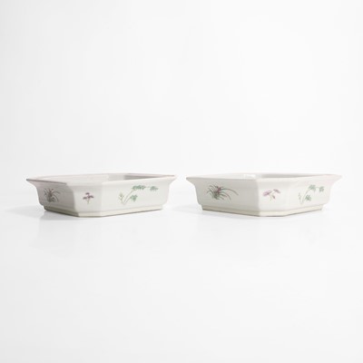 Lot 111 - A pair of Chinese famille rose planter stands