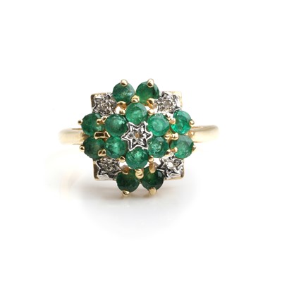 Lot 178 - A 14ct gold emerald and diamond cluster ring