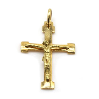 Lot 465 - A gold crucifix pendant
