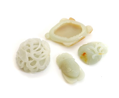 Lot 113 - A collection of Chinese jade carvings