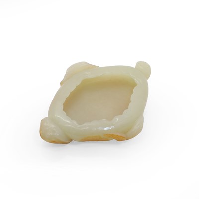 Lot 118 - A Chinese jade brush lick