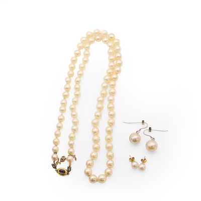 Lot 223 - A single row cultured pearl necklace and two pairs of pearl earrings
