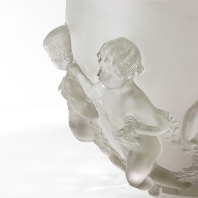 Lot 102 - A Lalique 'Luxembourg' glass bowl