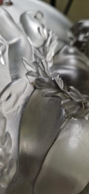 Lot 102 - A Lalique 'Luxembourg' glass bowl
