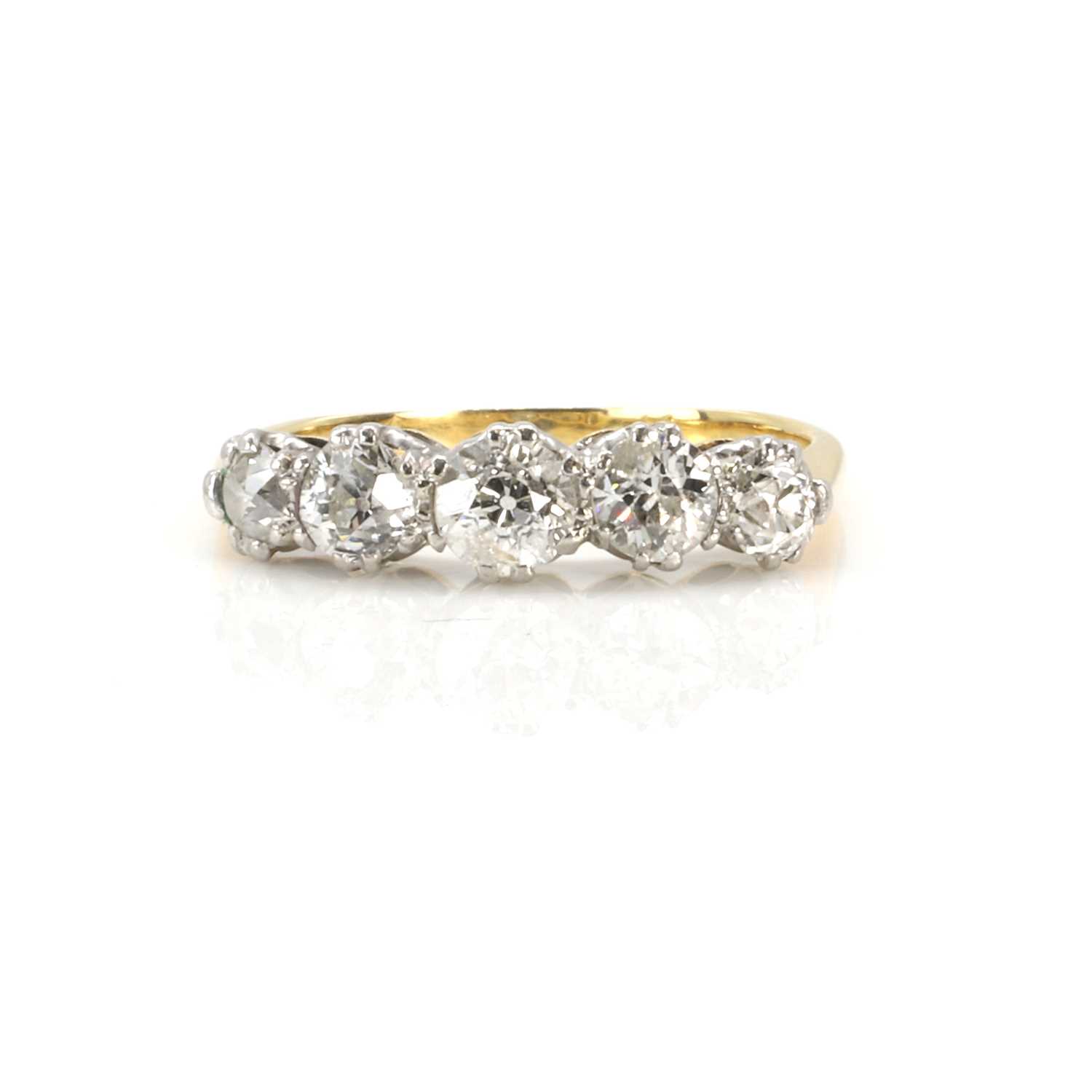 Lot 48 - A diamond five stone ring