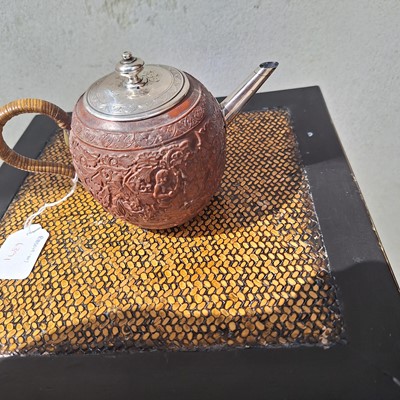 Lot 163 - A Chinese Yixing pottery teapot
