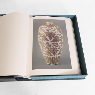 Lot 228 - Oriental Ceramics