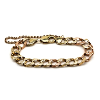 Lot 496 - A curb link bracelet