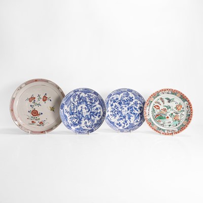 Lot 553 - A pair of Chinese blue and white dishes