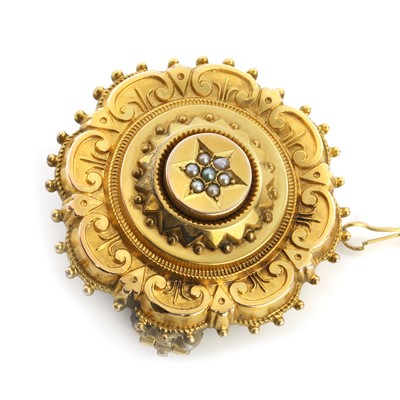 Lot 18 - A Victorian gilt metal Etruscan style mourning brooch