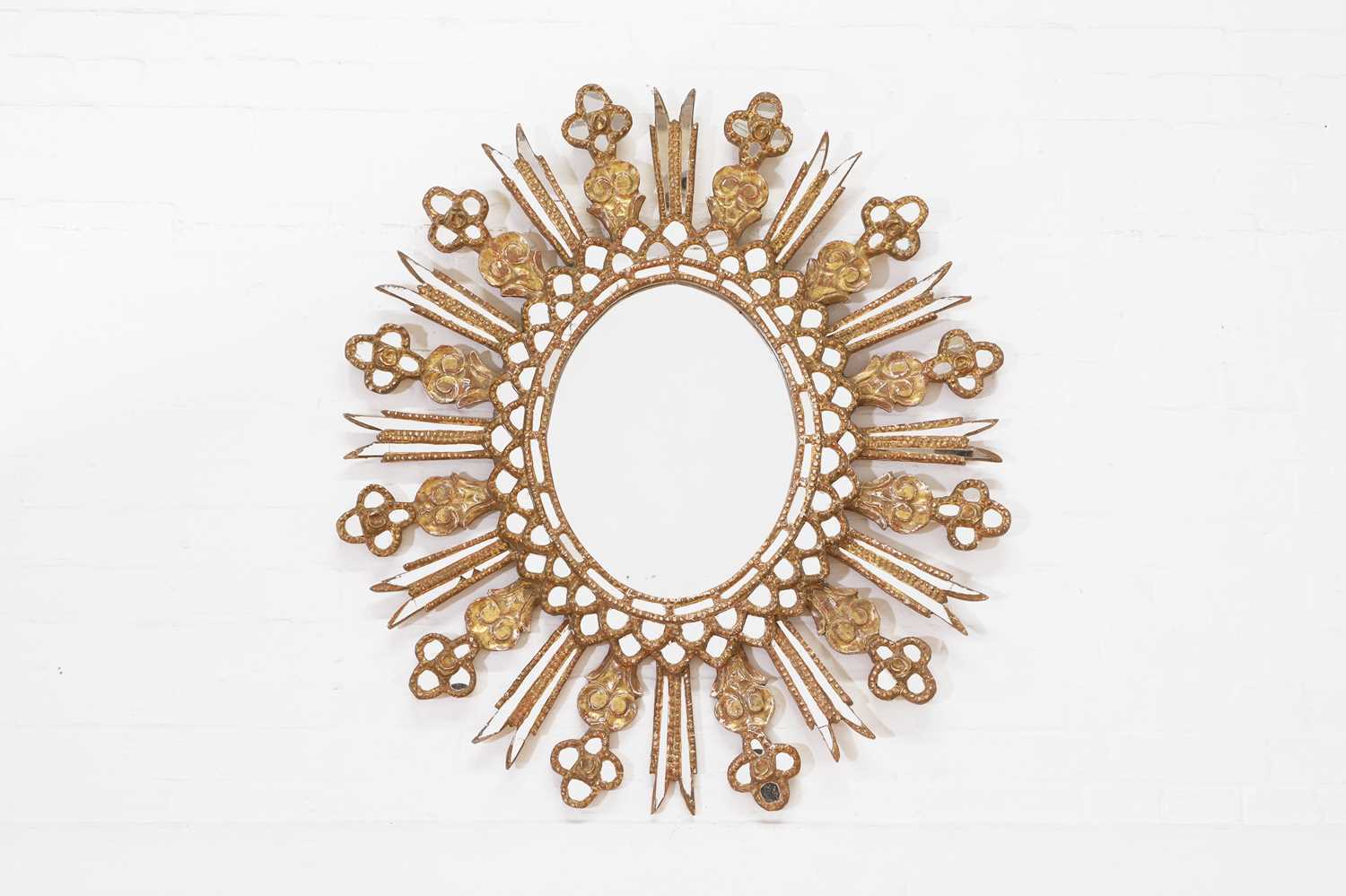 Lot 3 - A giltwood and gesso starburst mirror