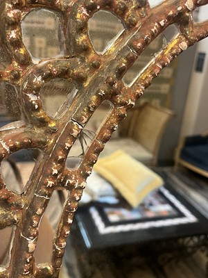 Lot 3 - A giltwood and gesso starburst mirror
