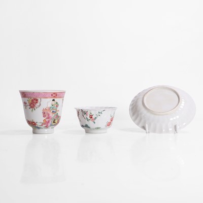 Lot 516 - A Chinese famille rose cup and saucer