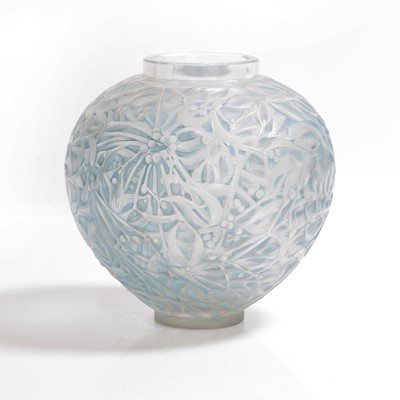 Lot 92 - René Lalique (French, 1860-1945)