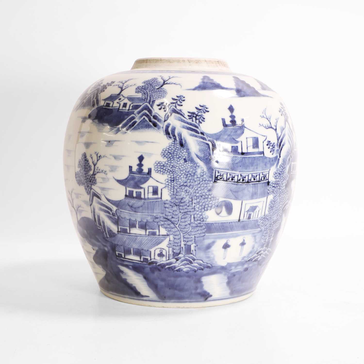 Lot 178 - A Chinese blue and white jar
