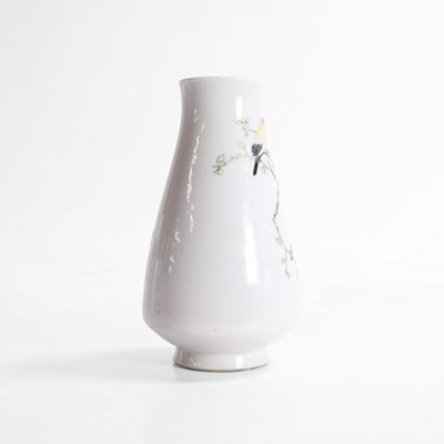 Lot 181 - A Chinese famille rose vase