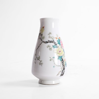 Lot 181 - A Chinese famille rose vase