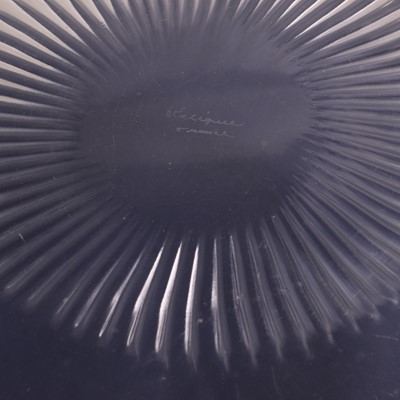 Lot 97 - A pair of Lalique 'Marguerites' bowls