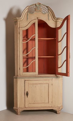 Lot 67 - A monumental painted corner cupboard