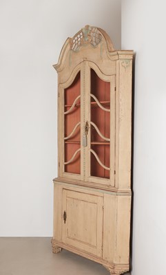 Lot 67 - A monumental painted corner cupboard