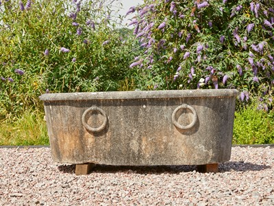 Lot 444 - A marble bath