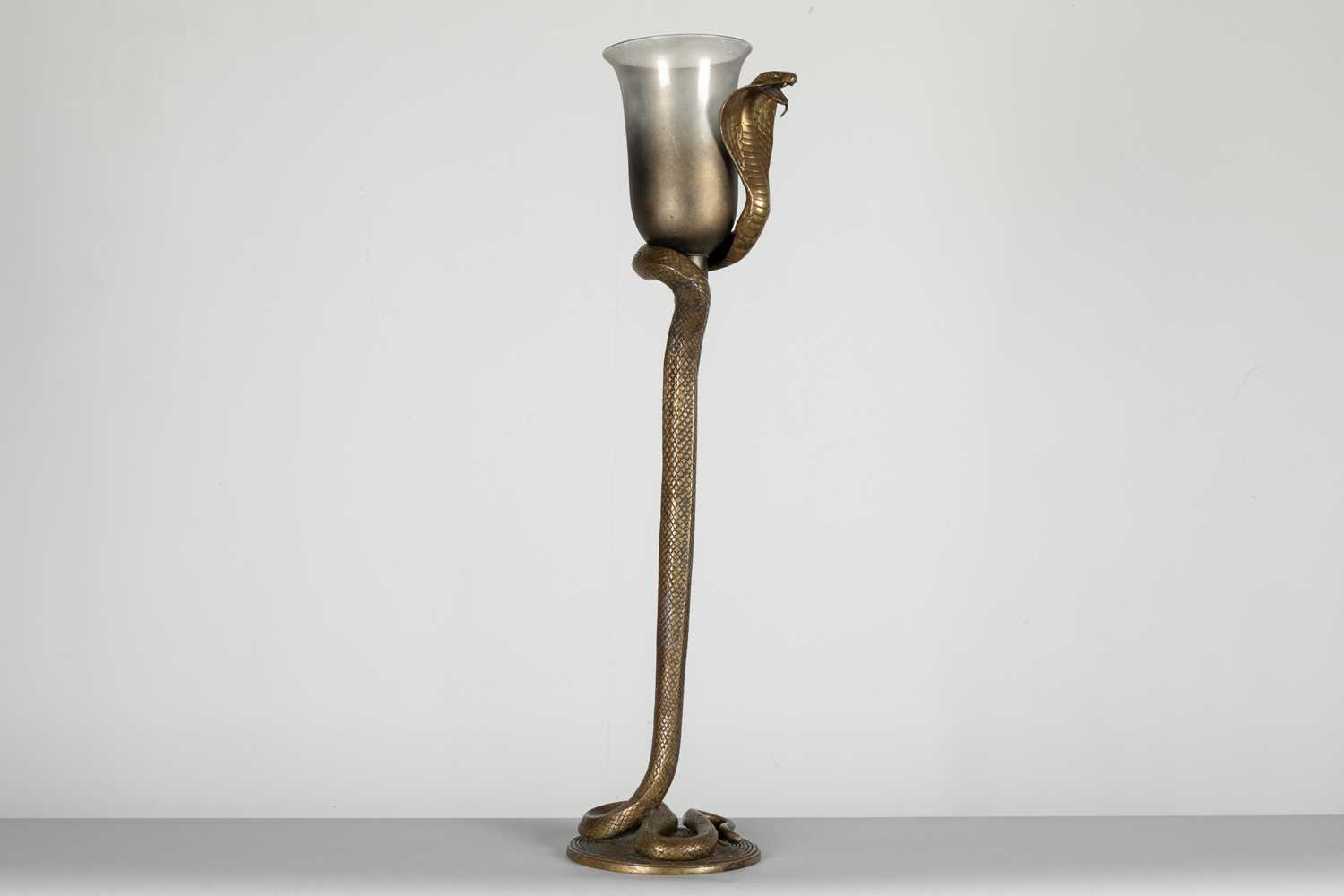 Lot 8 - A floor lamp