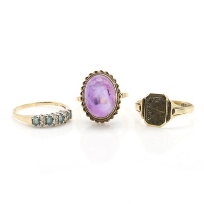 Lot 357 - A group of three 9ct gold rings
