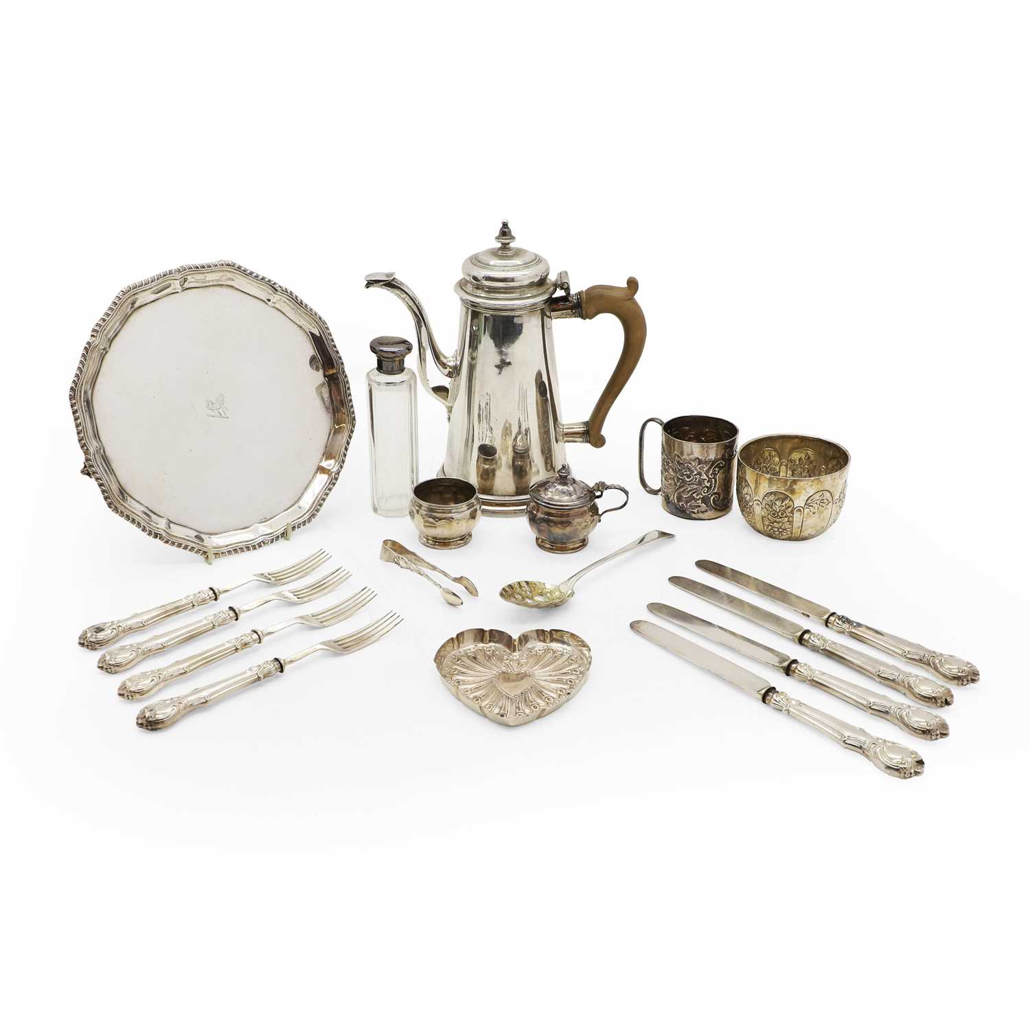 Lot 3 - A collection of silver