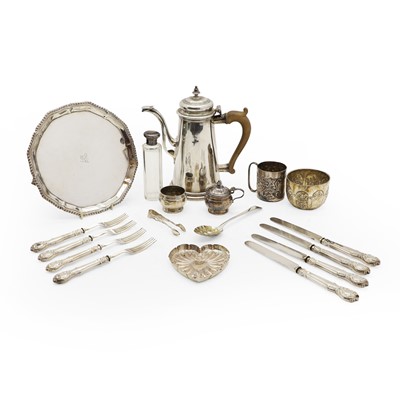 Lot 3 - A collection of silver