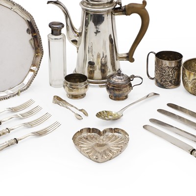 Lot 3 - A collection of silver