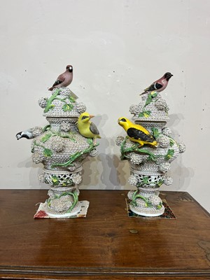 Lot 85 - A pair of Meissen Schneeballen vases and covers