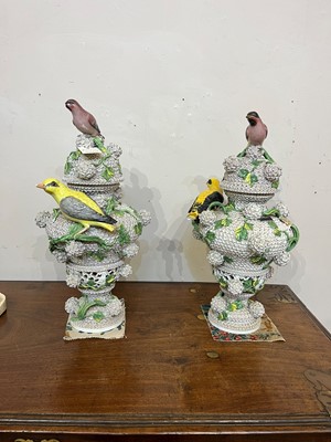 Lot 85 - A pair of Meissen Schneeballen vases and covers
