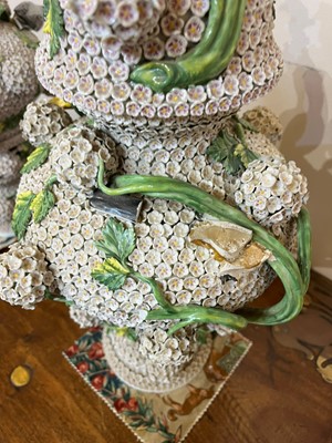Lot 85 - A pair of Meissen Schneeballen vases and covers