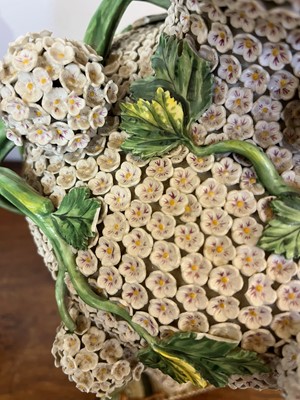 Lot 85 - A pair of Meissen Schneeballen vases and covers