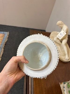 Lot 85 - A pair of Meissen Schneeballen vases and covers