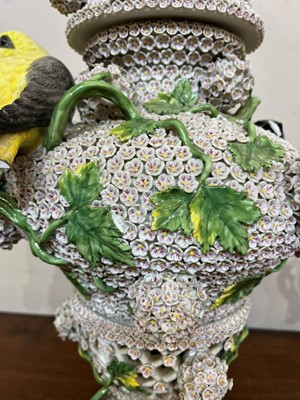 Lot 85 - A pair of Meissen Schneeballen vases and covers