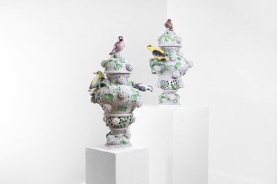 Lot 85 - A pair of Meissen Schneeballen vases and covers