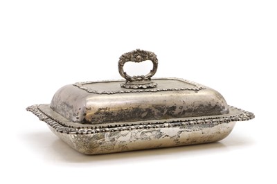 Lot 35 - A George IV silver entree dish and cover