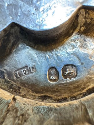 Lot 35 - A George IV silver entree dish and cover